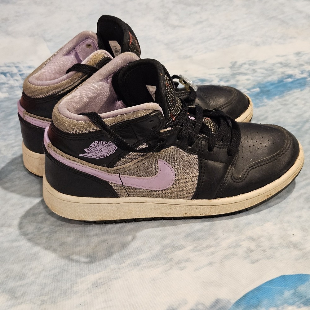 Air Jordan 1 Mid SE GS "Houndstooth" DC7226-015 Size 3.5Y‎